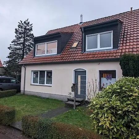 Gemuetliche Dachgeschosswohnung In Pfalzdorf Lägenhet *